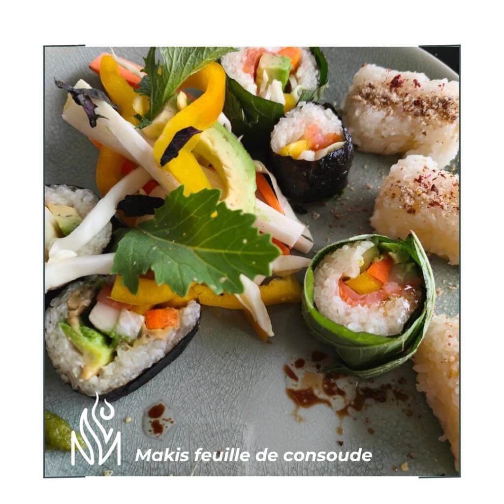 Maki végétal avec feuille de consoude, avocats